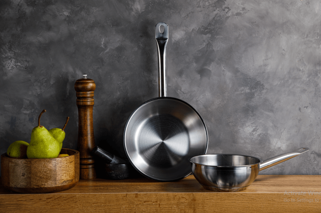 Seasoned stainless steel cookware